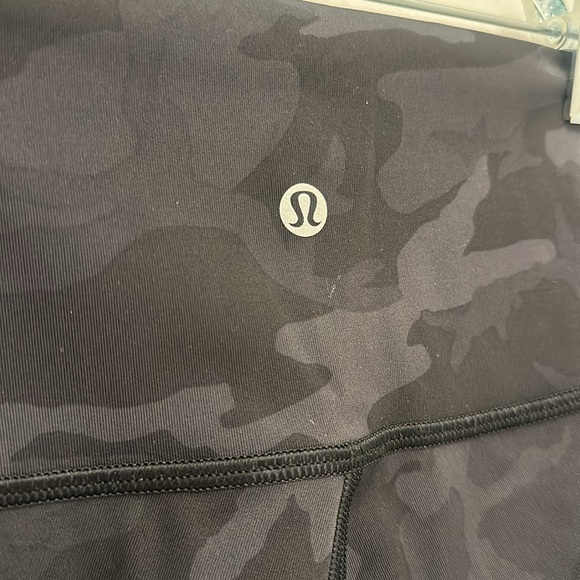 Lululemon Wunder Under 28” Camo Leggings - Picture 3 of 3